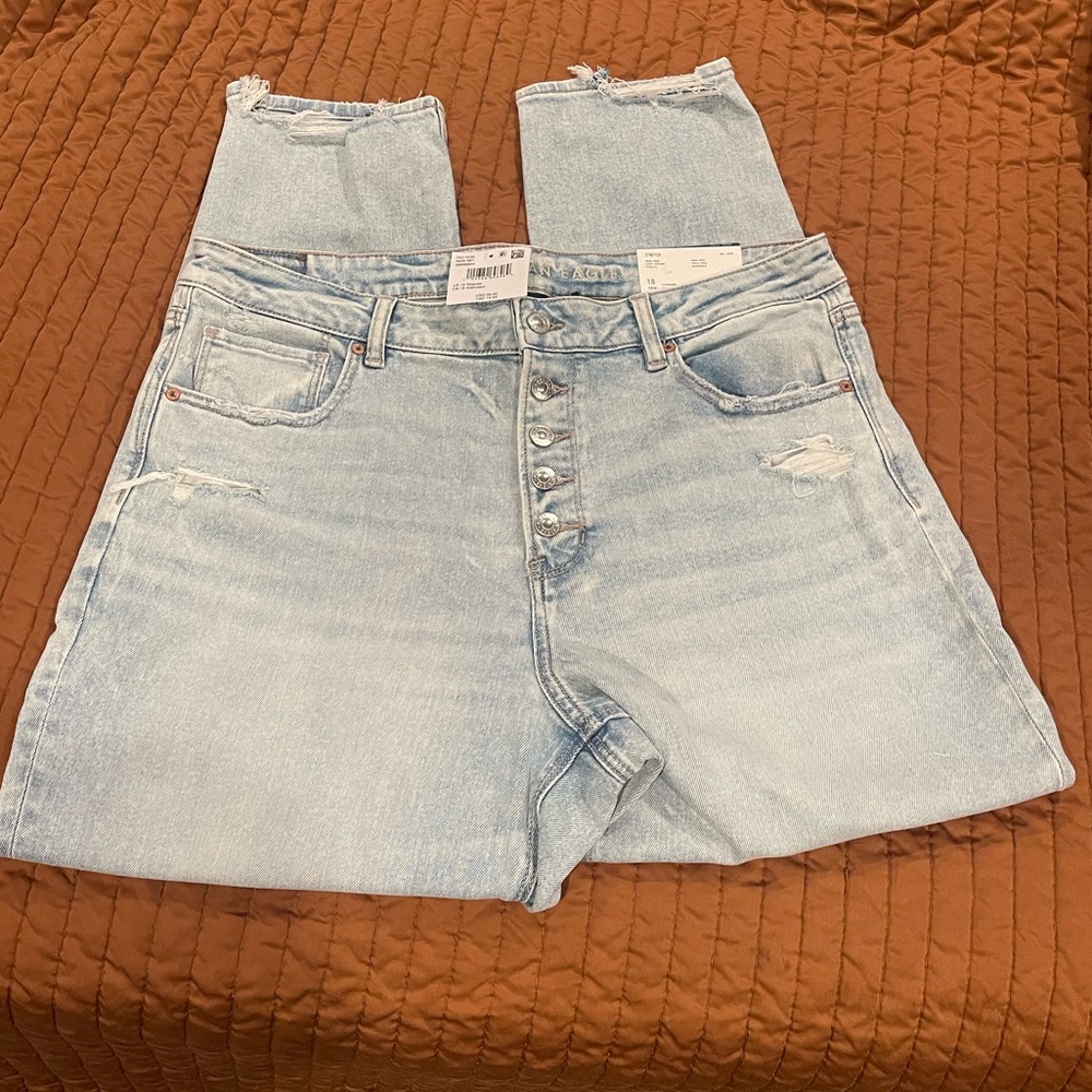 American eagle mom jeans. Size 18. NWT